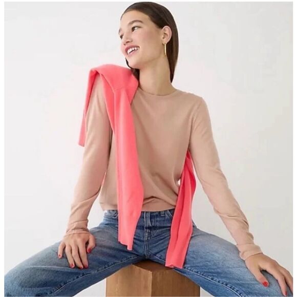 ✨J.Crew Halle Crewneck Sz Medium Sweater✨ - Picture 1 of 7